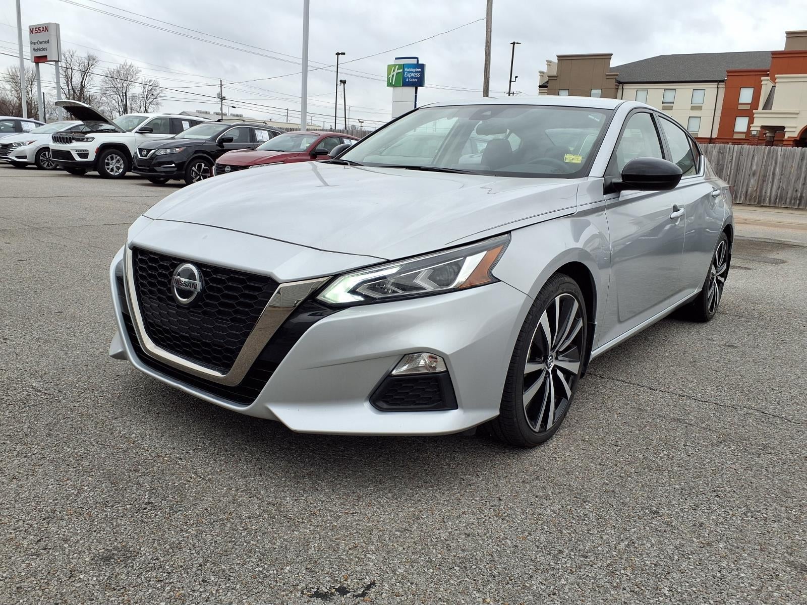2022 Nissan Altima — side profile view
