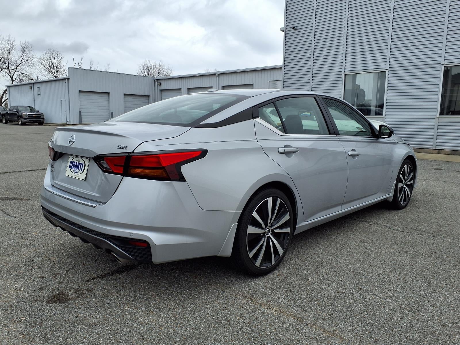 2022 Nissan Altima — detail view