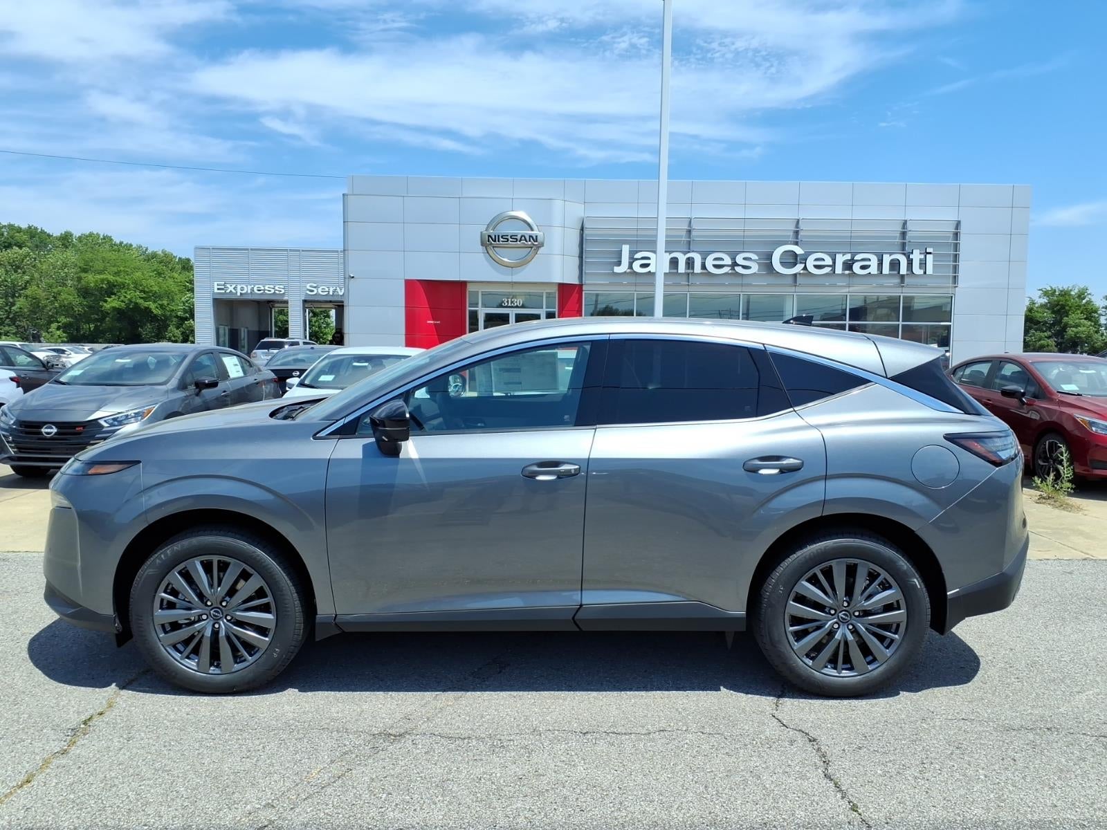 2026 Nissan Murano SL in Gun Metallic Kad — front three-quarter view